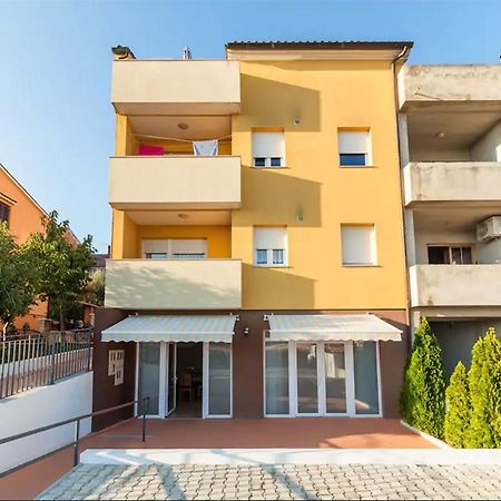 Apartments Hana プーラ エクステリア 写真